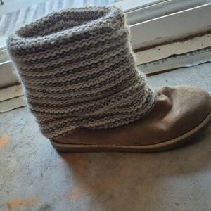 Kohl's Taupe Knit Boots